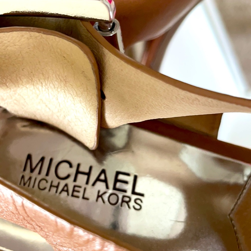 Sandals - Picture 2 of 3